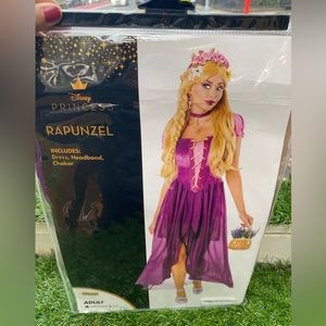 Adult Rapunzel Halloween costume, Wig, crown and chocker-necklace: medium 8-10